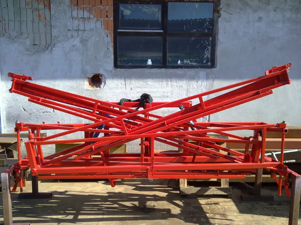 Metalna konstrukcija za špricu